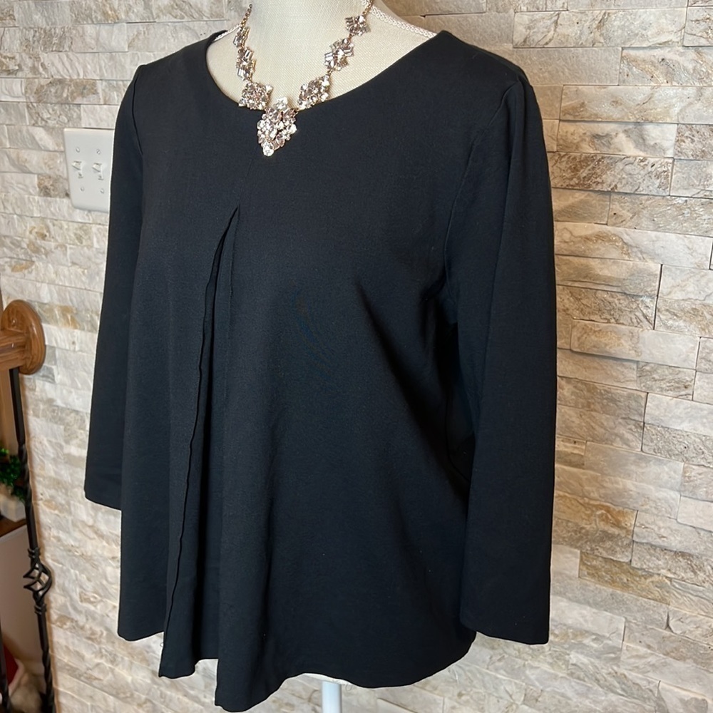 Land’s End top. Size L (14-16). Black. Long sleeves.​​​​​​​​
